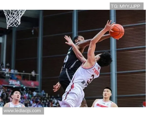 武汉篮球队近期状态深度对比分析及未来发展趋势探讨